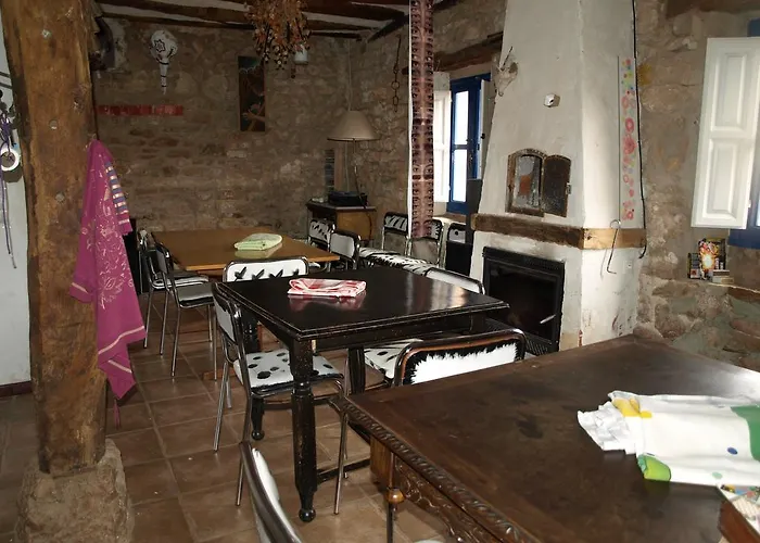 El Descanso Del Hacedor Hostel La Aldea del Portillo del Busto